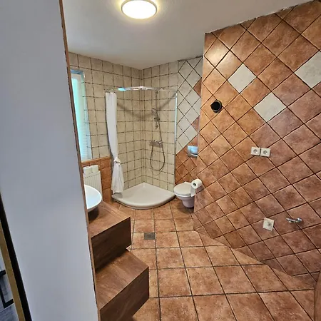 Grmac Apartments Naklo Buitenkant foto